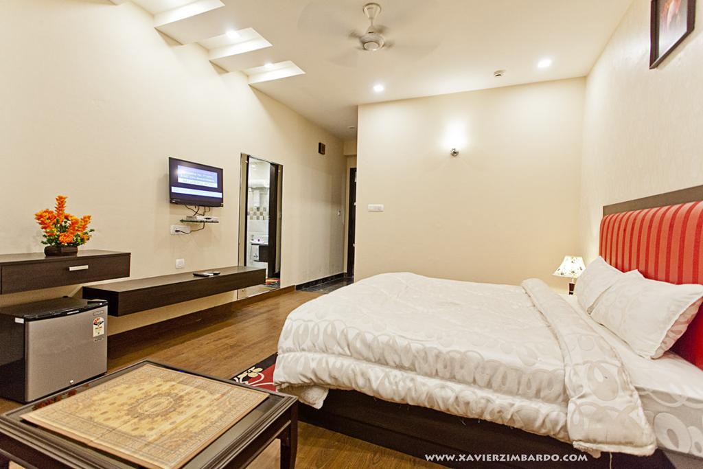 Hotel Krishna International Vrindāvan Extérieur photo