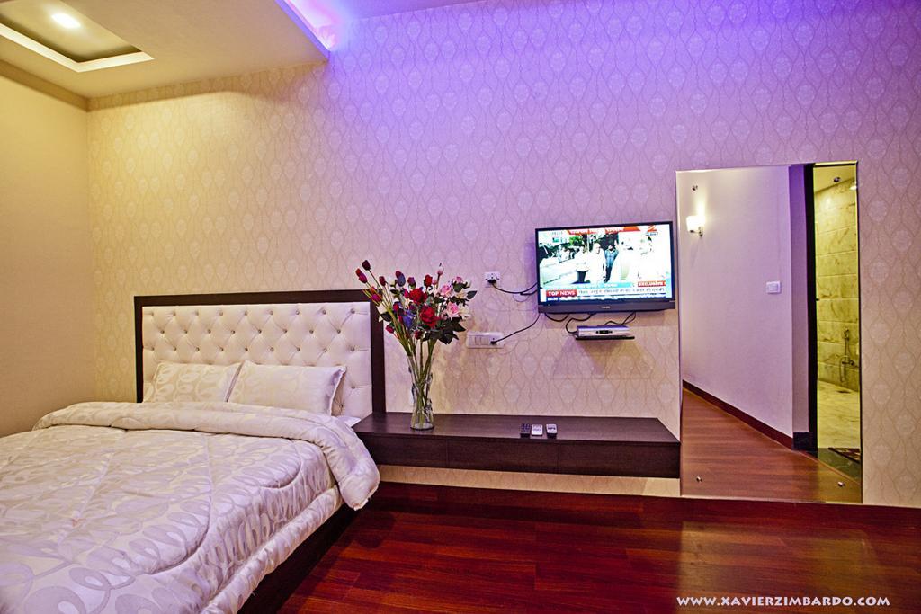 Hotel Krishna International Vrindāvan Extérieur photo