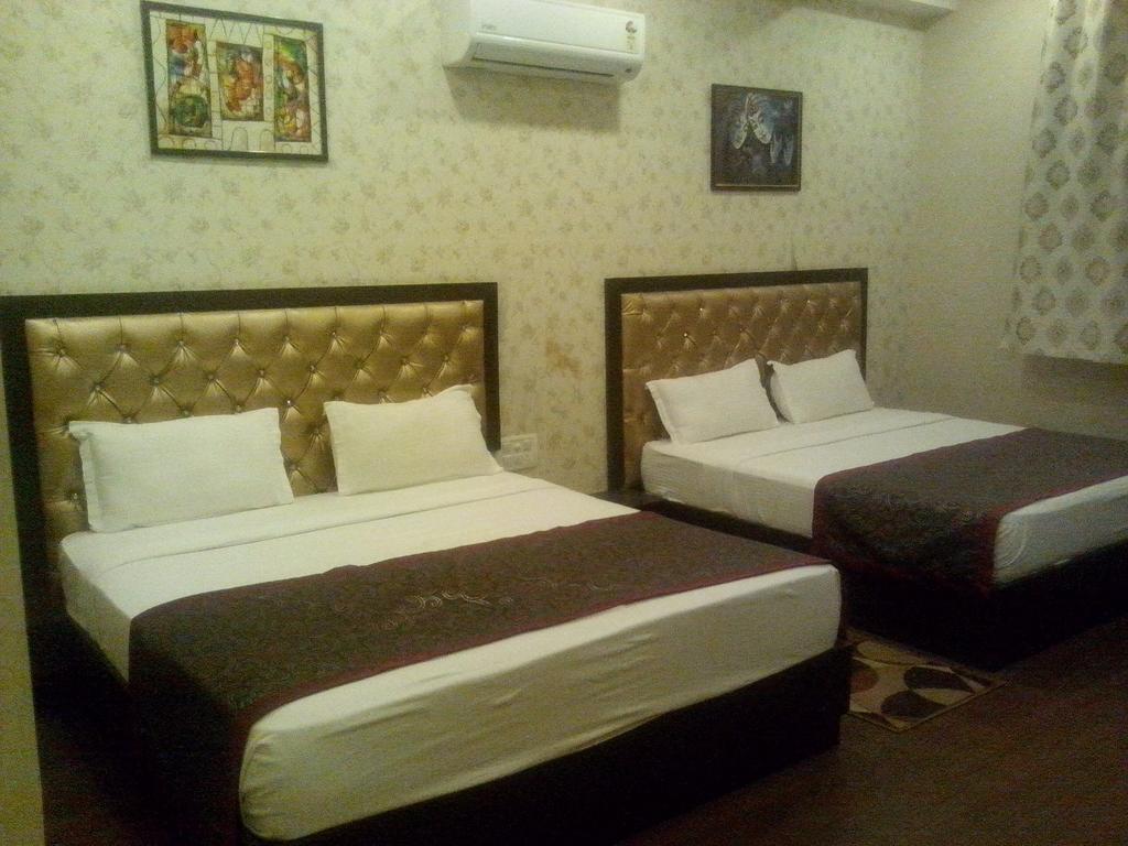 Hotel Krishna International Vrindāvan Chambre photo