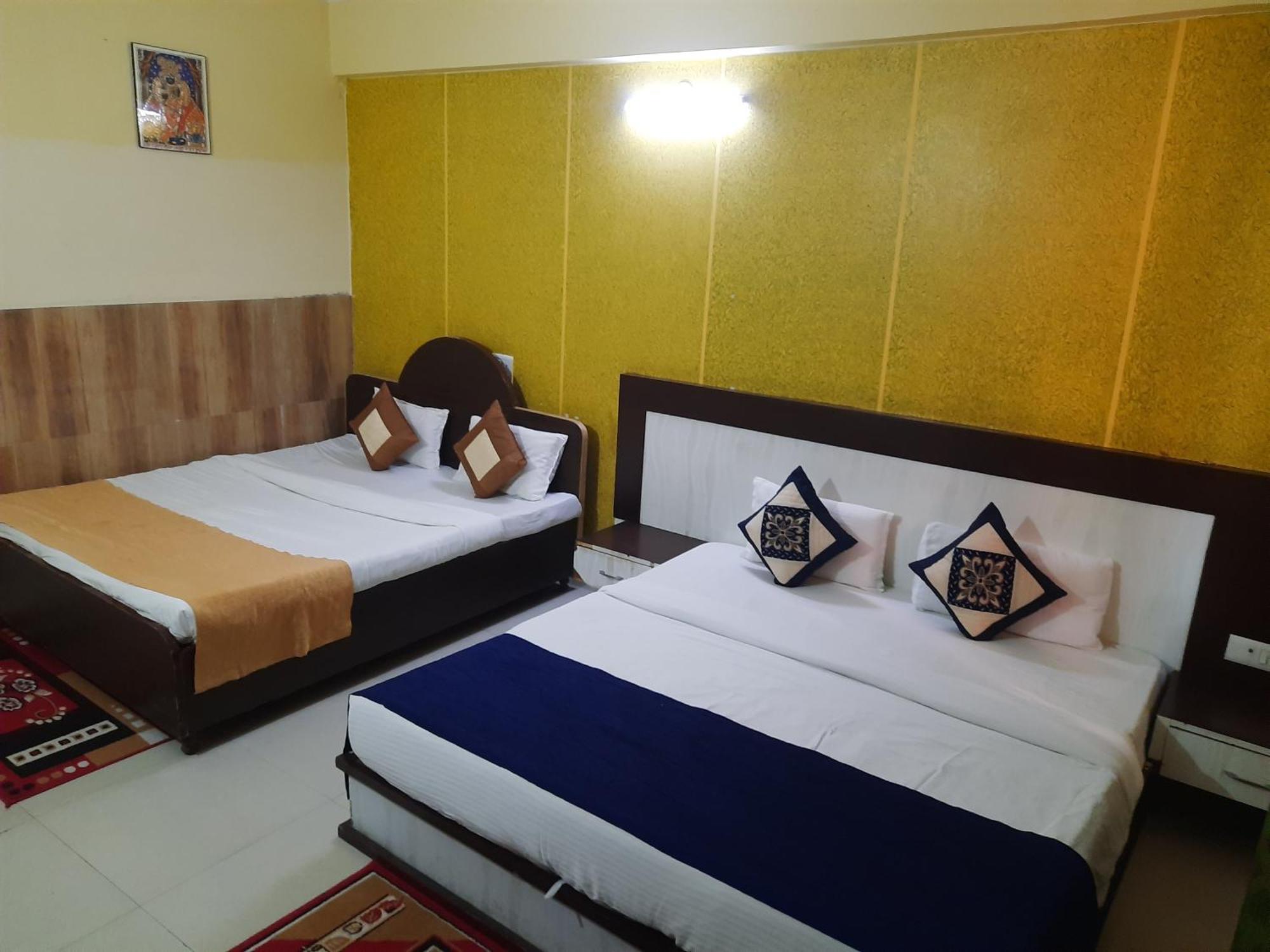 Hotel Krishna International Vrindāvan Extérieur photo