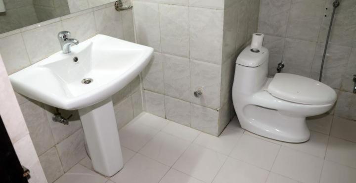 Hotel Krishna International Vrindāvan Extérieur photo