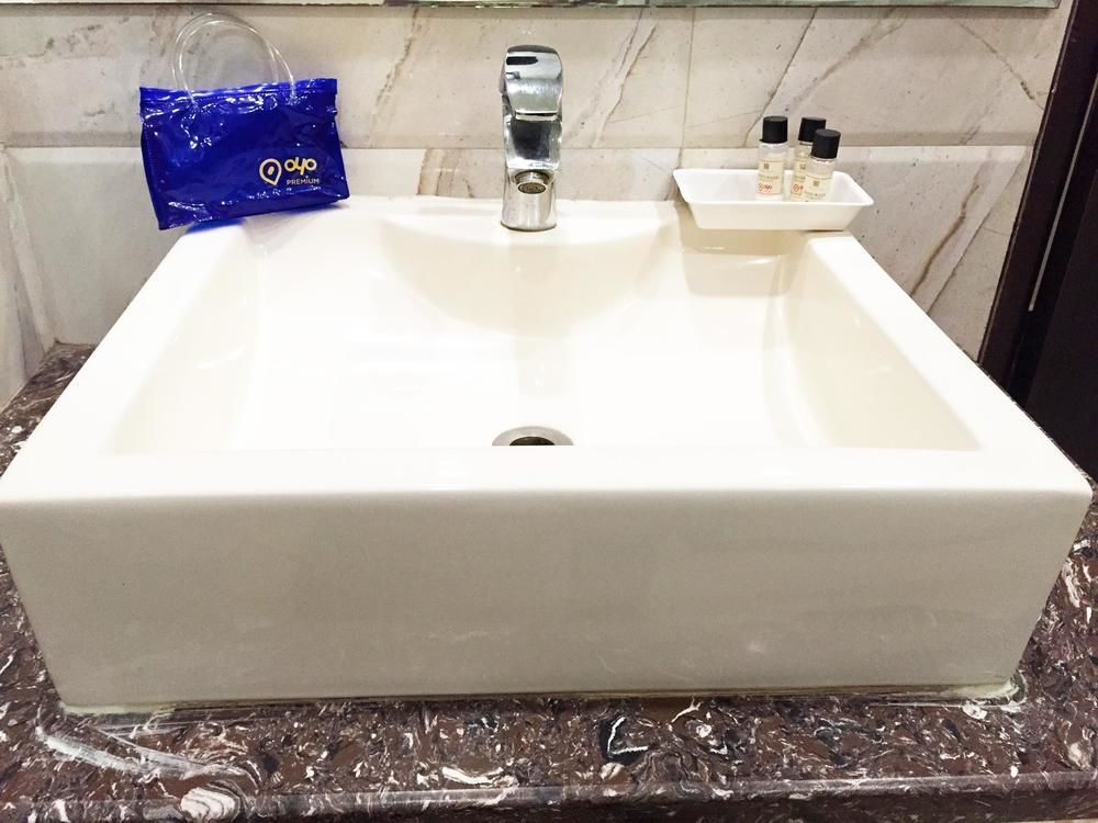 Hotel Krishna International Vrindāvan Extérieur photo